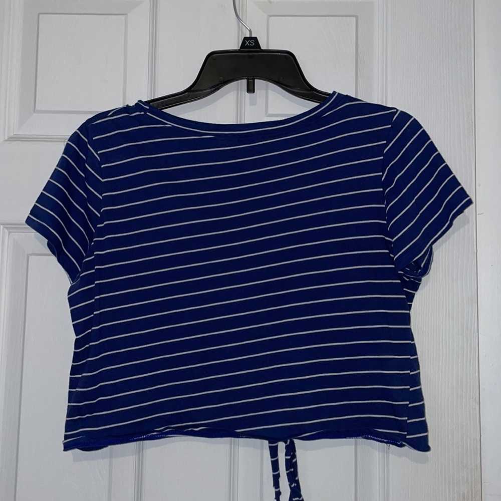 Striped crop - Picture 2 of 3